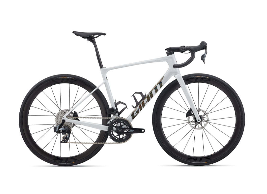 【18】ロードバイク スポーツ車 GIANT DEFY ホワイト SORA 2026 Giant Defy Advanced Pro 1 – Giant South Yarra